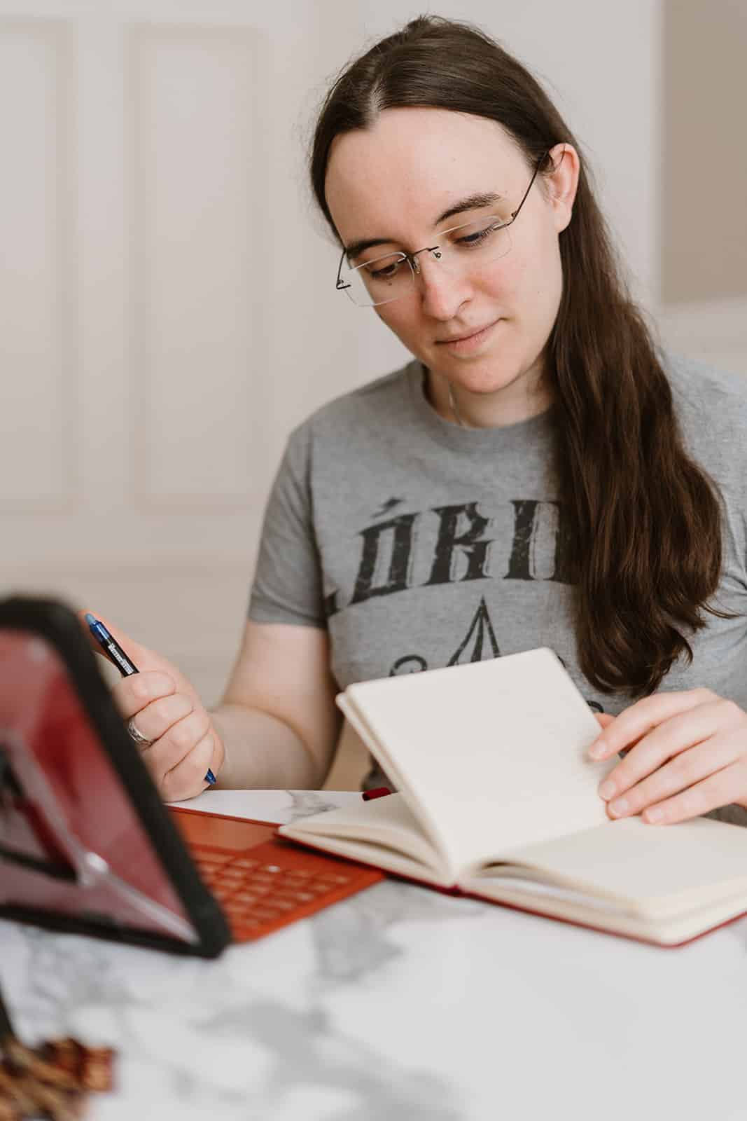 Katharina Grad | Onlinekurs-Manufaktur Katharina Grad - Didaktik Expertin | Onlinekurs-Manufaktur